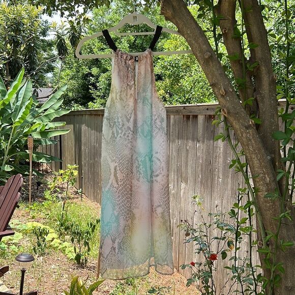 Single Los Angeles Women’s Small Colorful Printed Flowy Mini Dress for Summer! - Picture 6 of 10